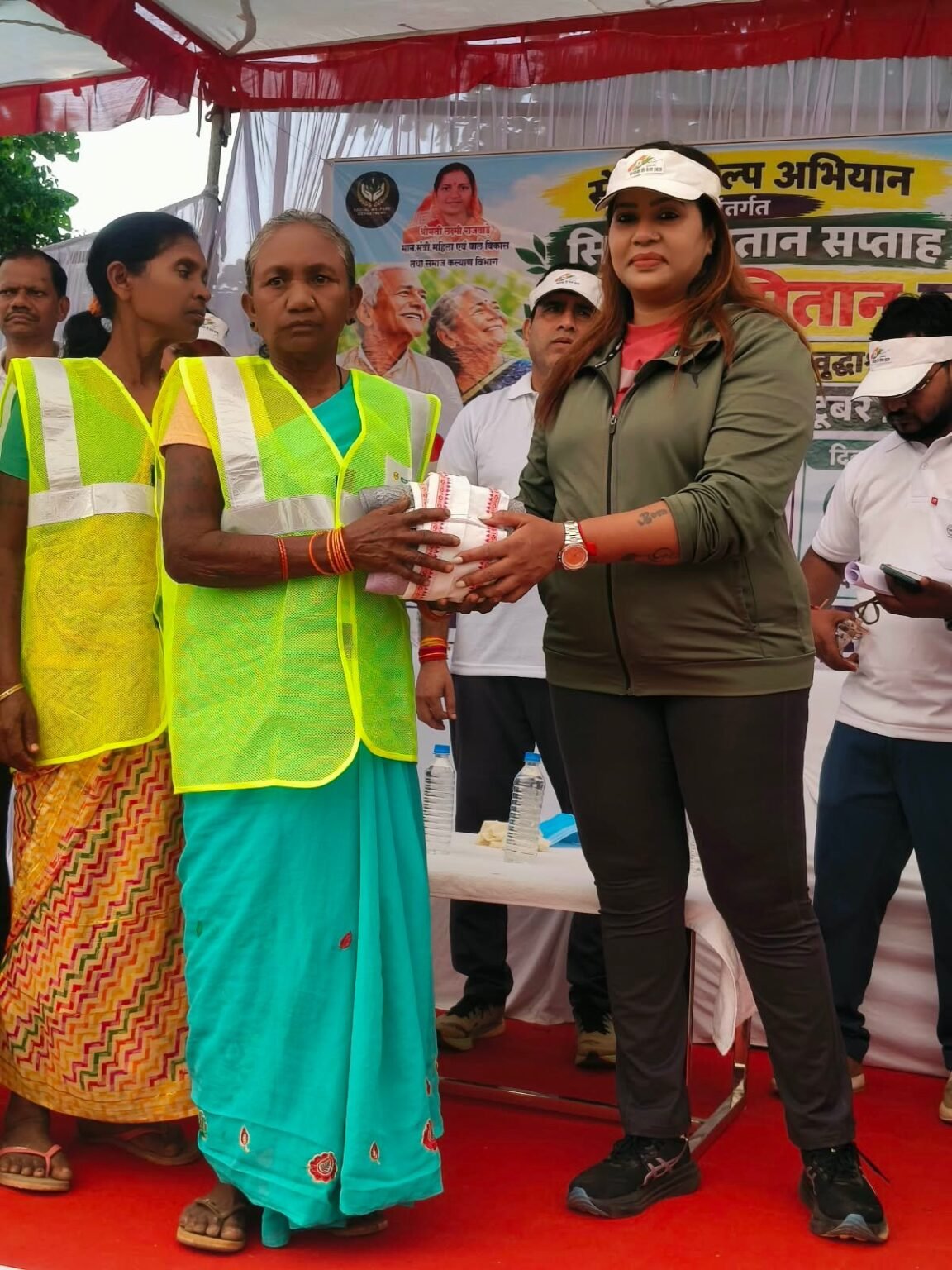 सियान मितान सप्ताह का शुभारंभ, 100 वरिष्ठ नागरिकों का सम्मान