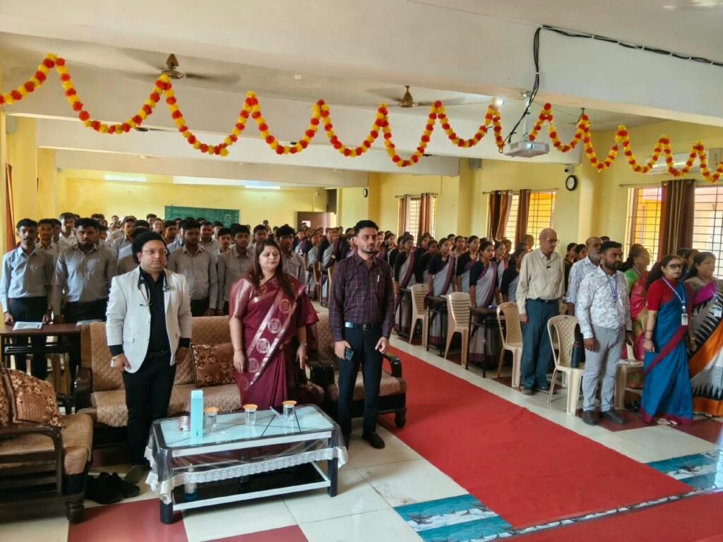 संस्कार सिटी कॉलेज में न्यूरोलॉजिस्ट डॉ. अर्पित अग्रवाल ने विद्यार्थियों को किया जागरूक