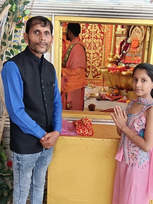 मां बम्लेश्वरी मंदिर में श्रद्धालुओं के लिए बेहतर व्यवस्था की अनुराग मित्तल ने की सराहना